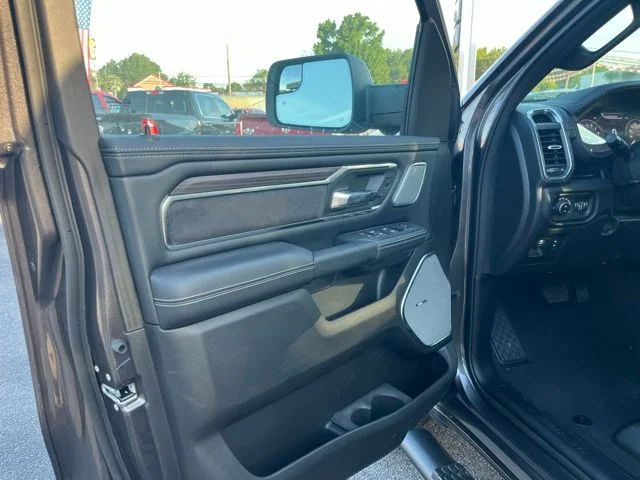 New 2026 Granite Crystal Metallic Clear-Coat Exterior Paint RAM Laramie image 5