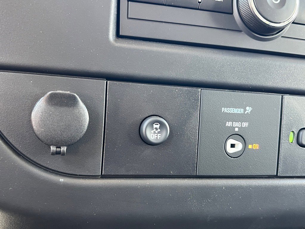 2025 GMC Savana Cargo Work Van - Photo 7