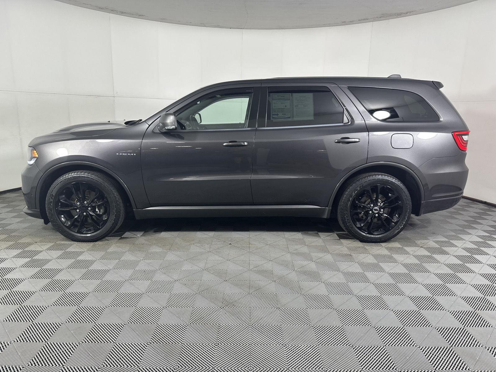 Used 2020 Granite Crystal Metallic Dodge R/T image 15