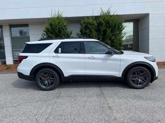 New 2026 Star White Metallic Tri-Coat Ford ST image 3