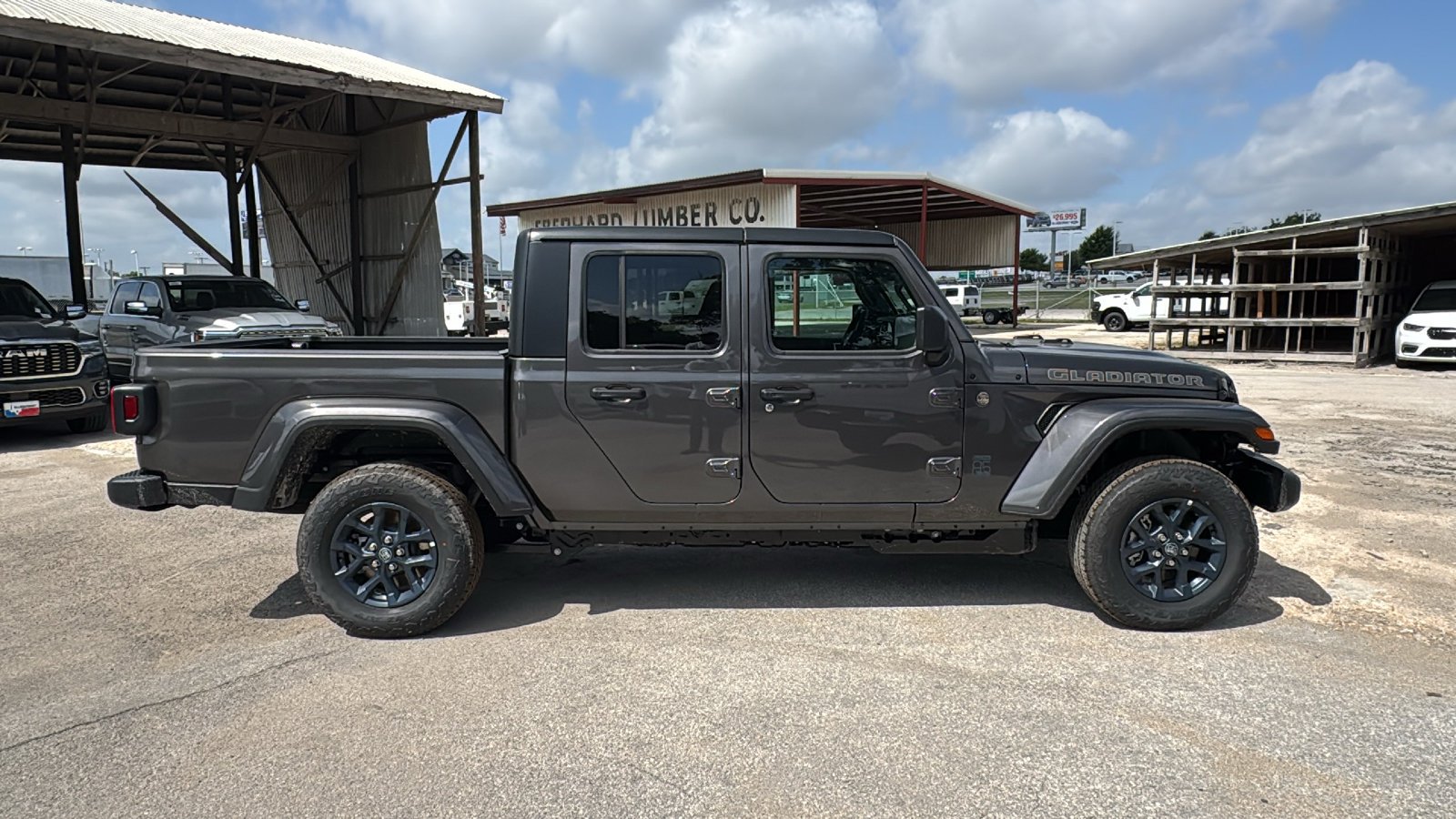 New 2026 Granite Crystal Metallic Clear-Coat Exterior Paint Jeep 85th Anniversary Edition image 4