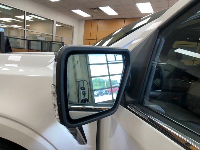 New 2026 Star White Metallic Tri-Coat Ford LARIAT image 24