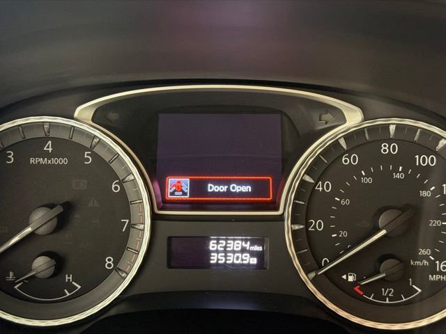 Certified Used 2019 White INFINITI LUXE image 21