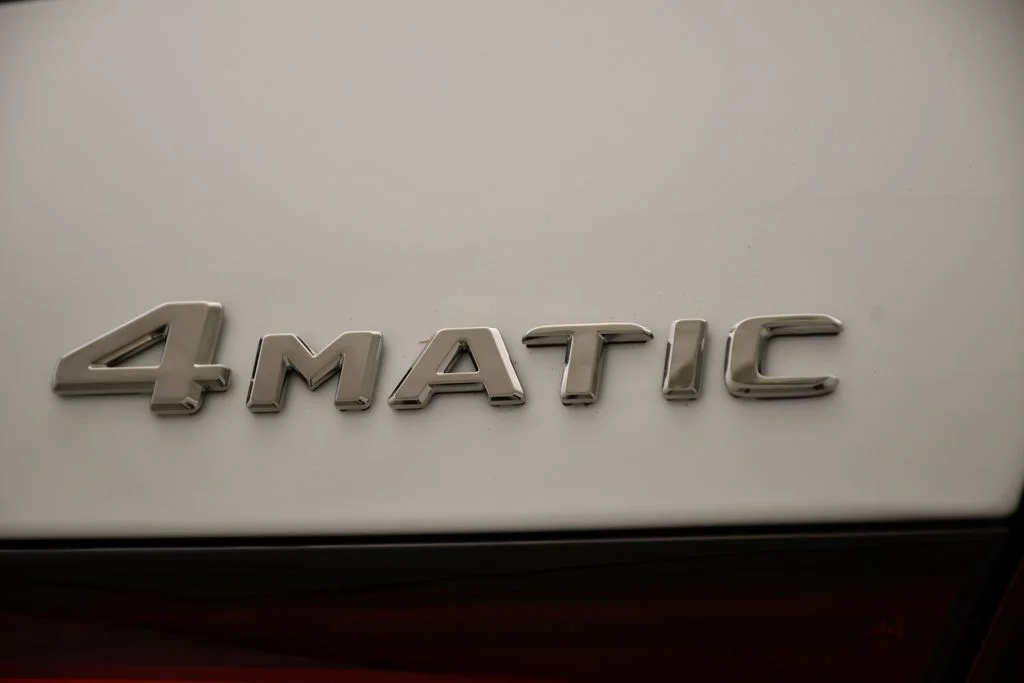 New 2026 Polar White Mercedes-Benz GLC 300 image 10