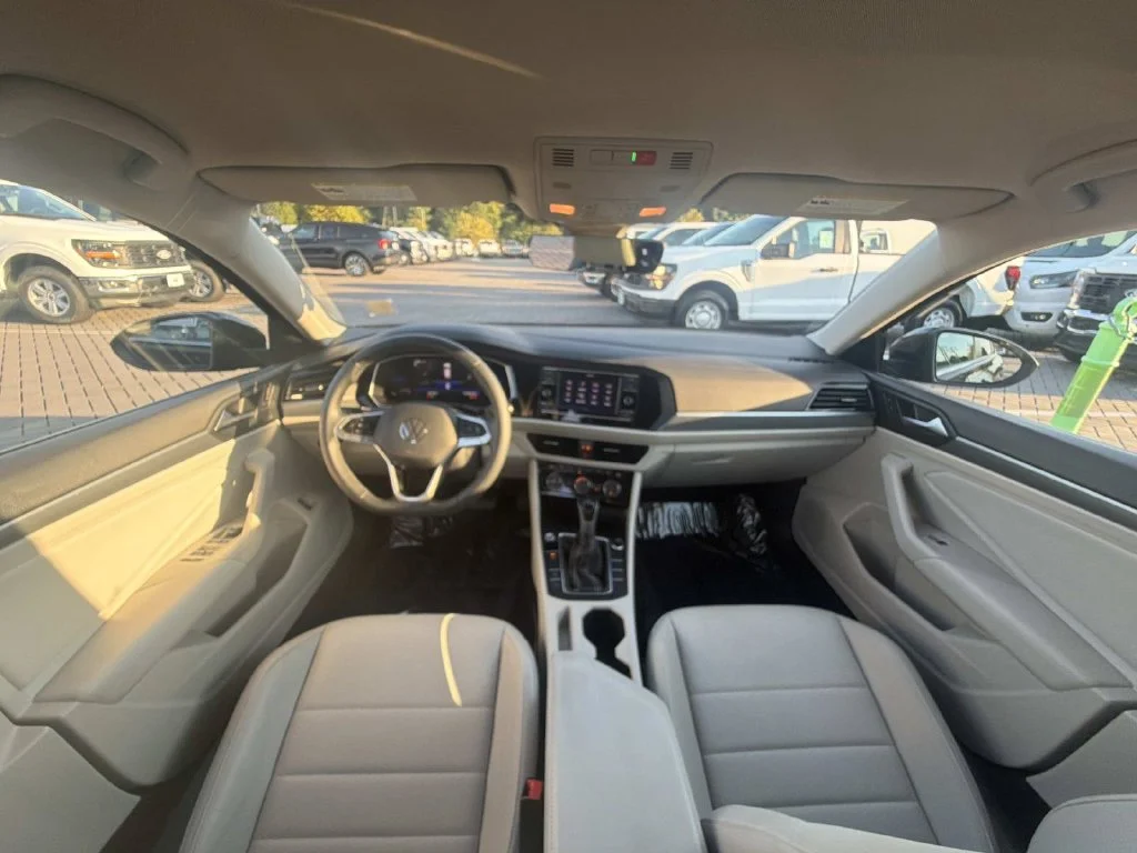 Used 2022  Volkswagen 1.5T SE image 26