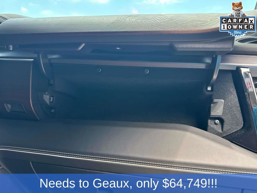 Used 2025 Gray GMC Denali Ultimate image 41