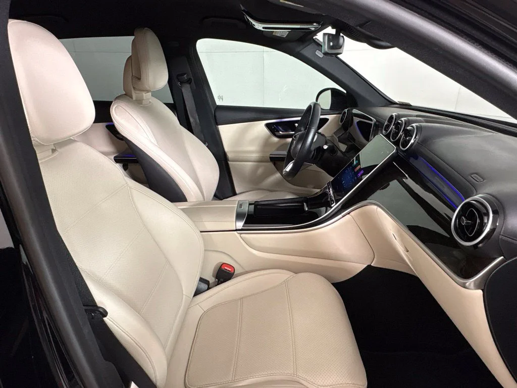 Used 2025 White Mercedes-Benz GLC 300 image 19