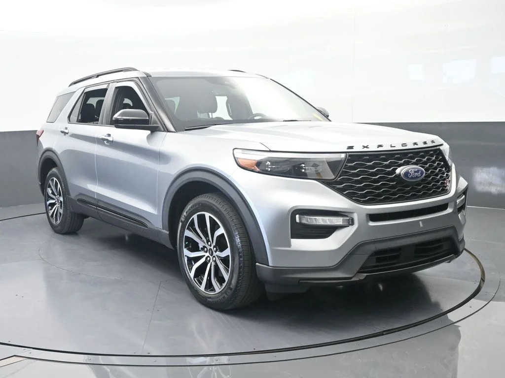 2023 Ford Explorer ST - Photo 9