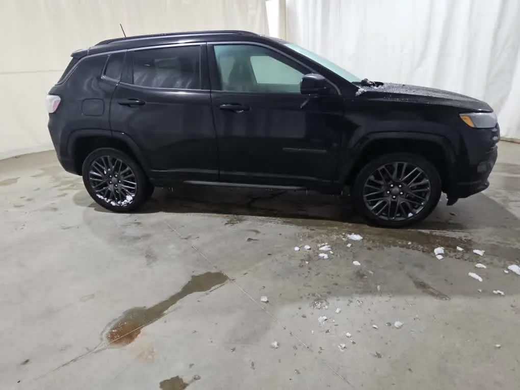 Used 2022 Diamond Black Crystal Pearlcoat Jeep High Altitude image 7