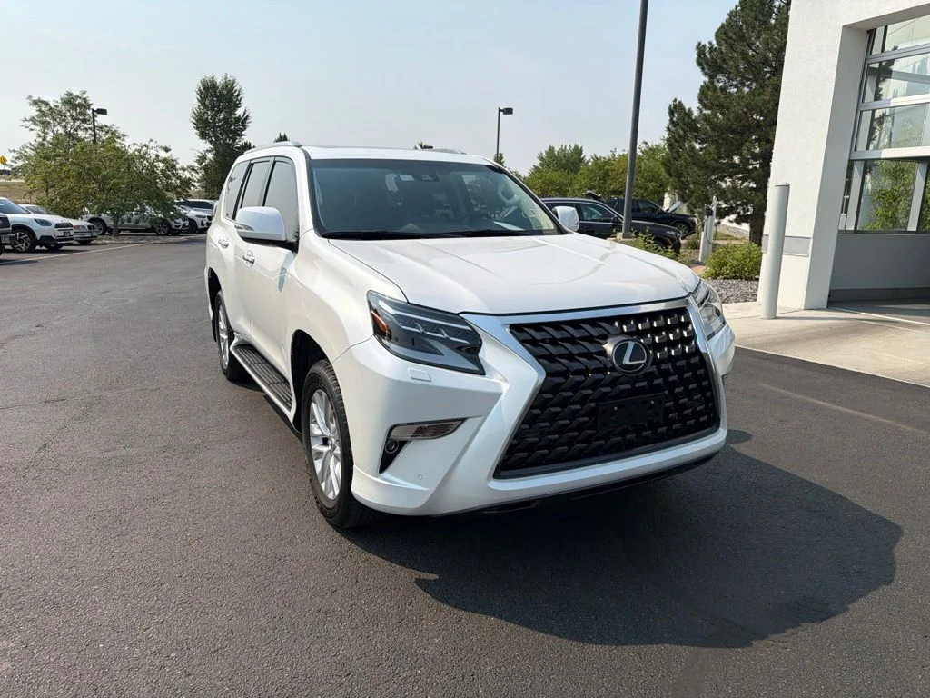Used 2023 White Lexus 460 image 7