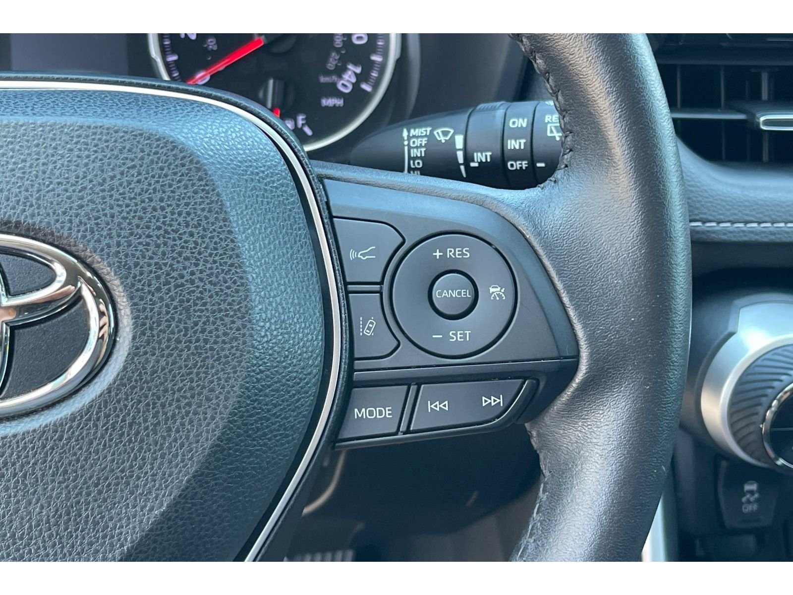 Used 2022 Lunar Rock Toyota XLE Premium image 37