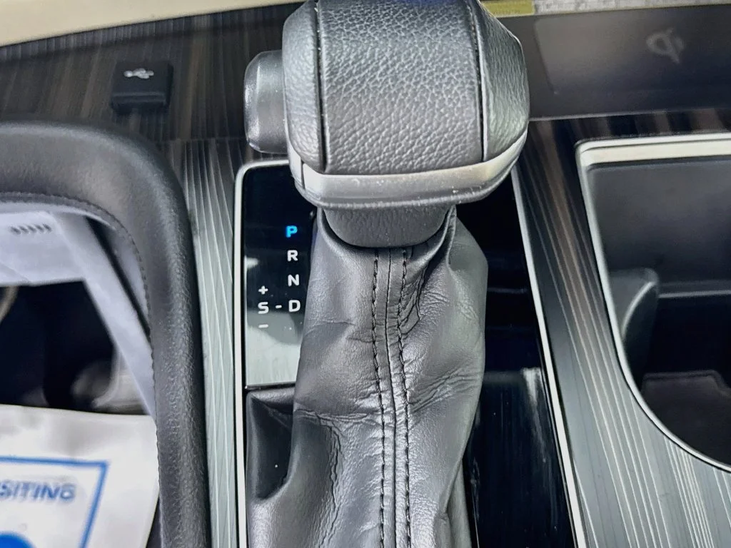 Used 2022 Wind Chill Pearl Toyota Limited image 21