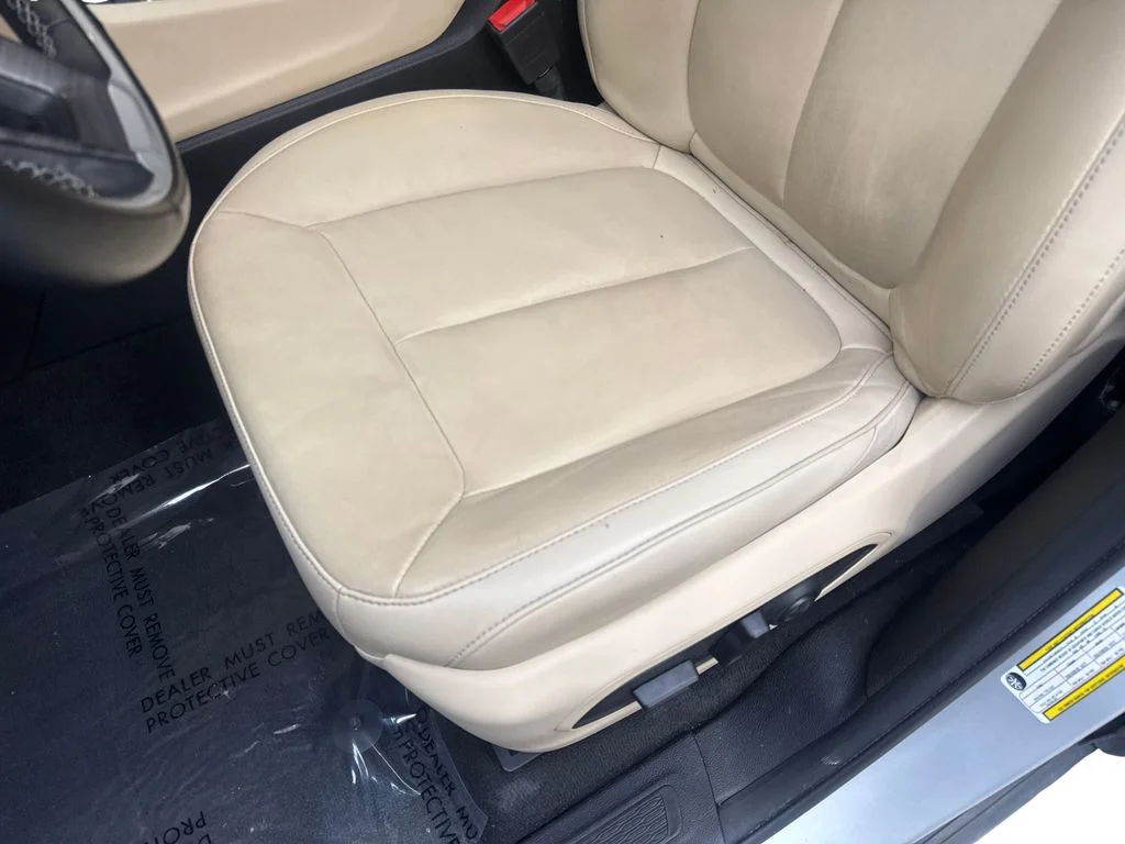 Used 2022 Silver Jeep Limited image 31