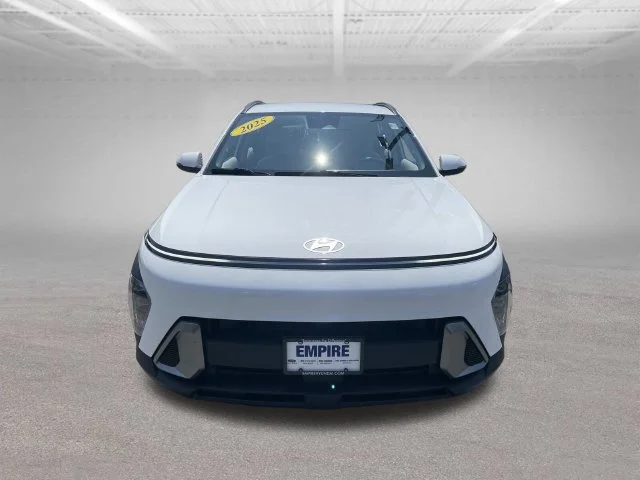 Used 2025 White Hyundai SEL image 11