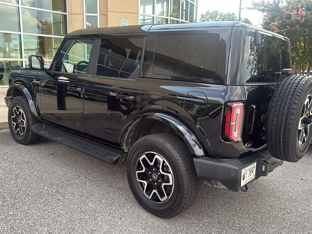 Used 2025 Shadow Black Ford Outer Banks image 7