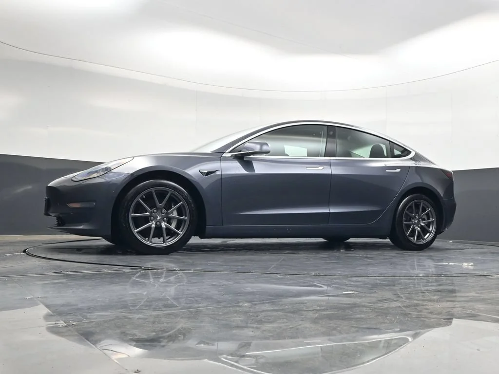 Used 2020 Midnight Silver Metallic Tesla Long Range image 34