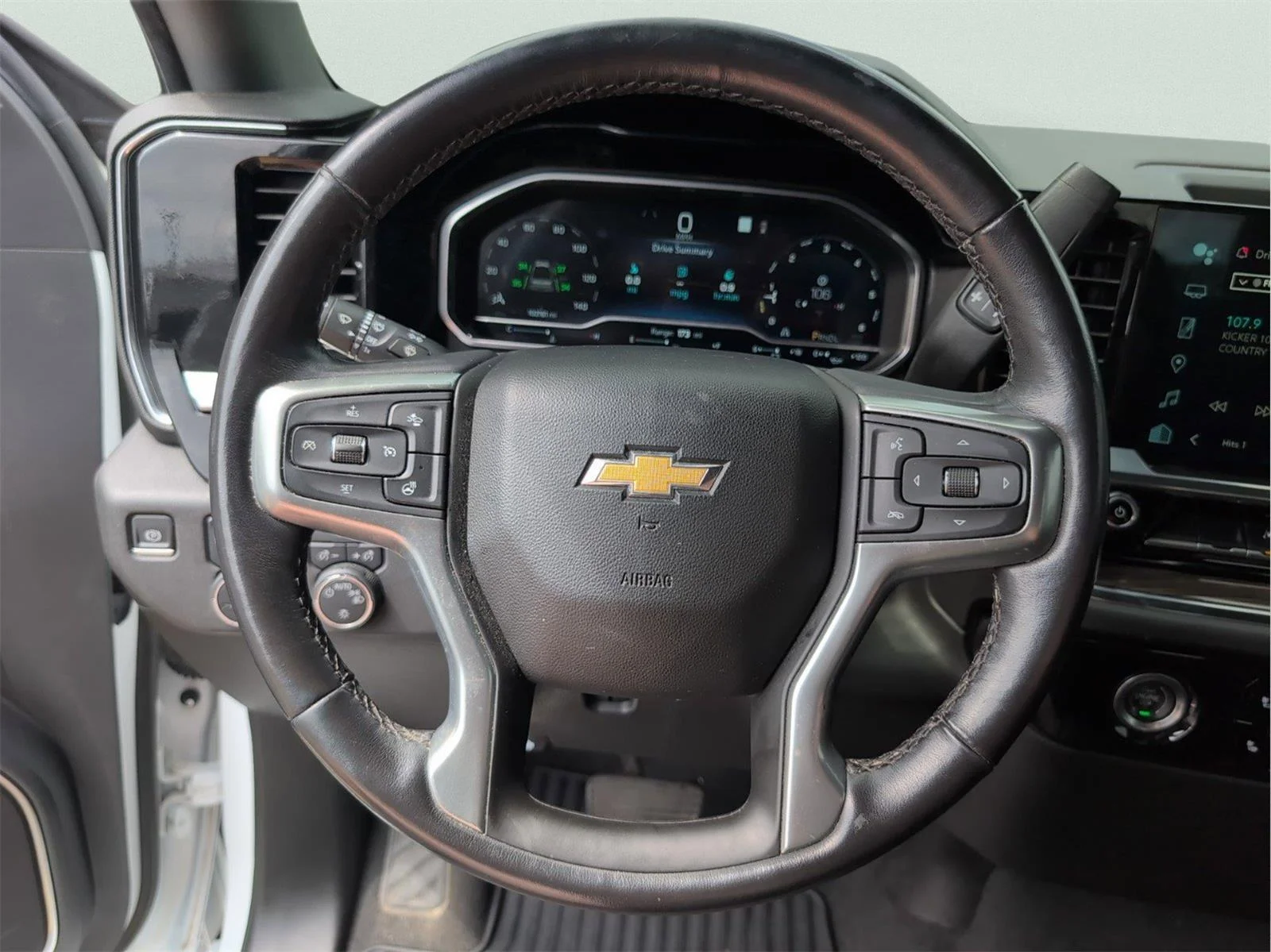 Used 2022 Summit White Chevrolet LT image 21