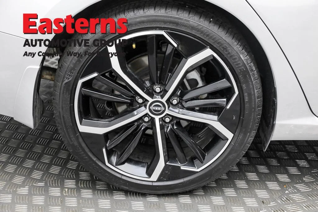 Used 2023 Silver Nissan 2.5 SR image 27