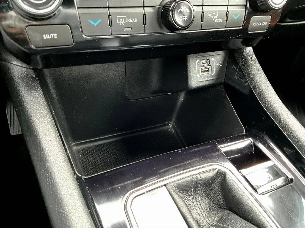 Used 2024 Bright White Clearcoat Jeep Limited image 17