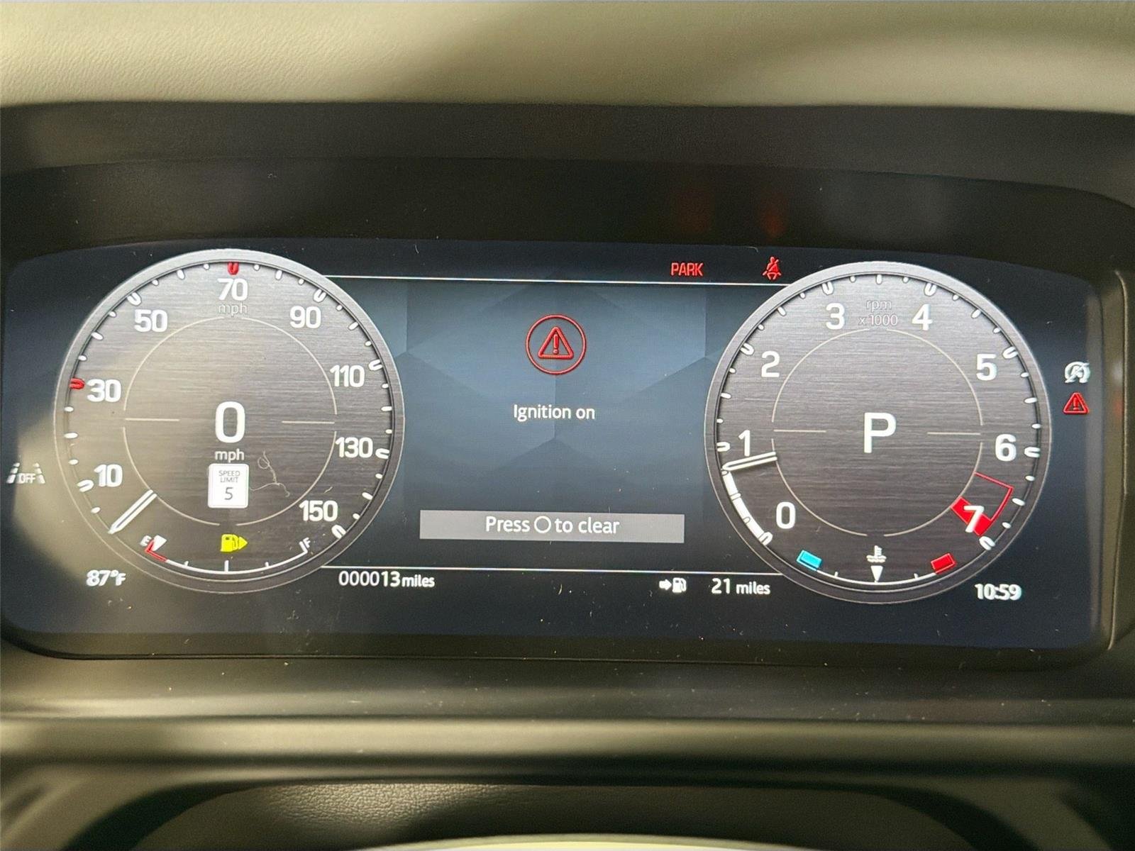 New 2026 Borasco Grey LAND ROVER X-Dynamic SE image 10