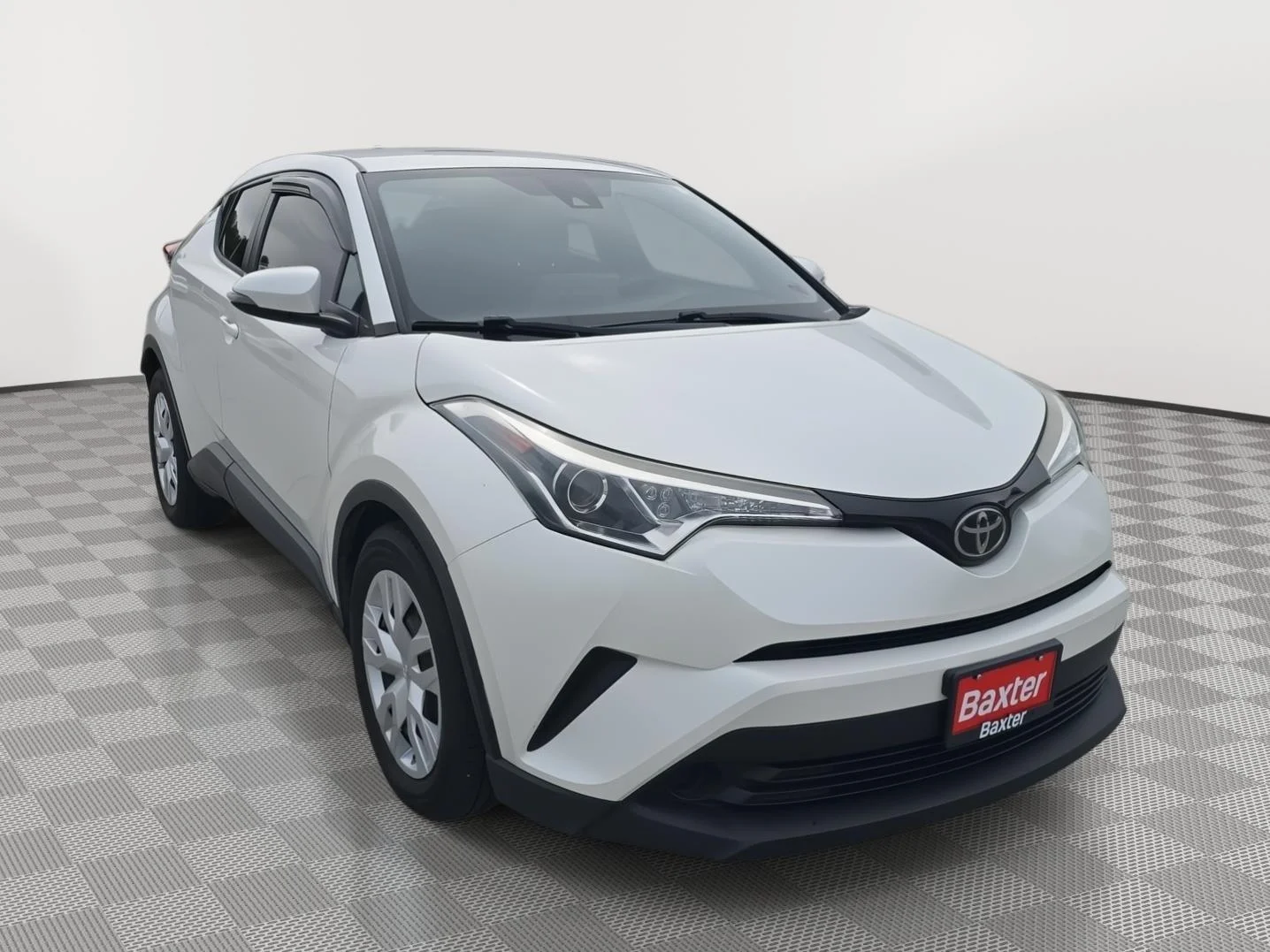 2019 Toyota C-HR LE's photo