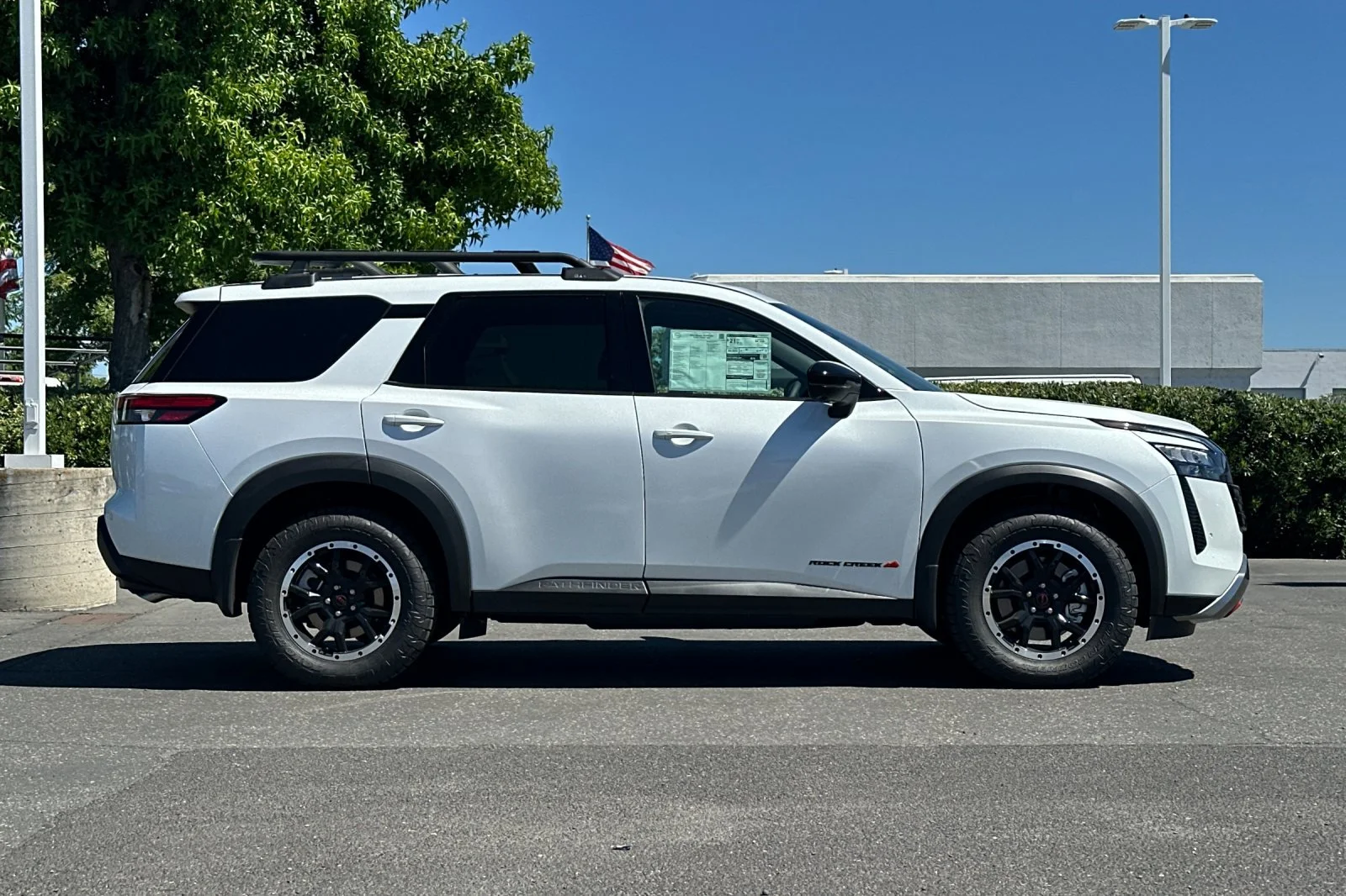 New 2026 Everest White Pearl TriCoat Nissan Rock Creek® image 3