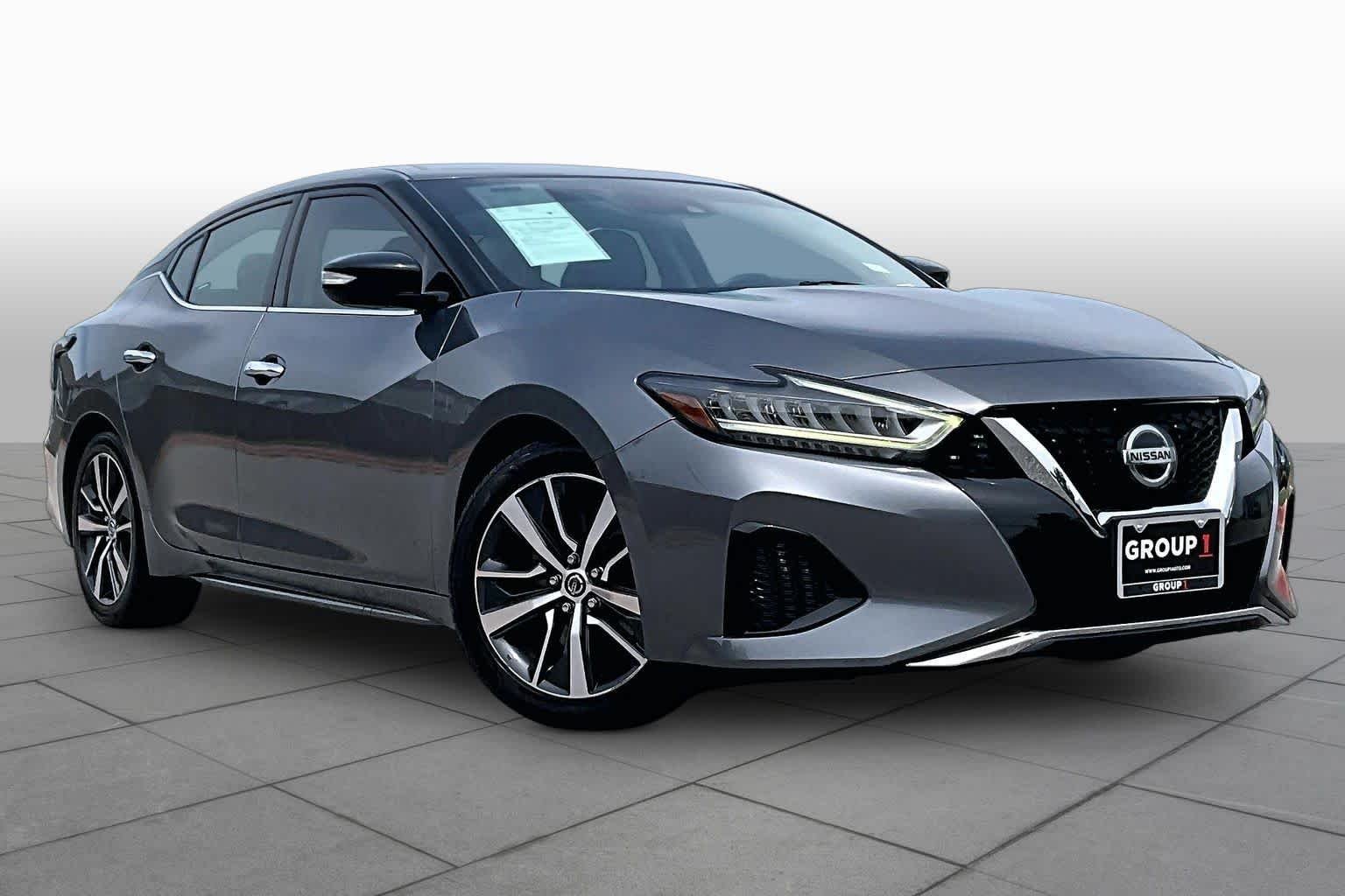 Used 2020 Gun Metallic Nissan SV image 3