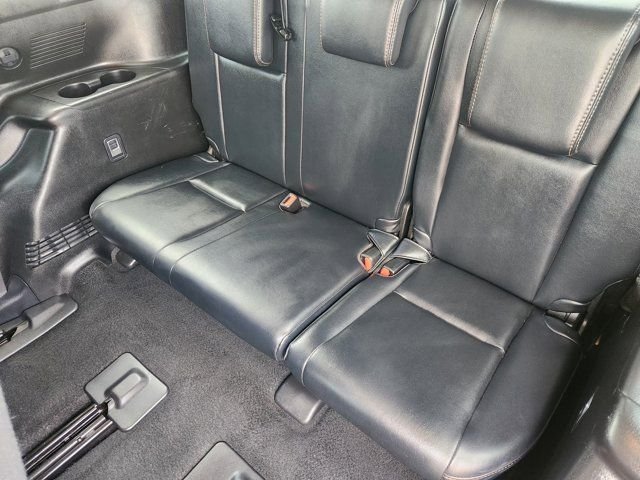 Used 2017 White Toyota XLE image 33