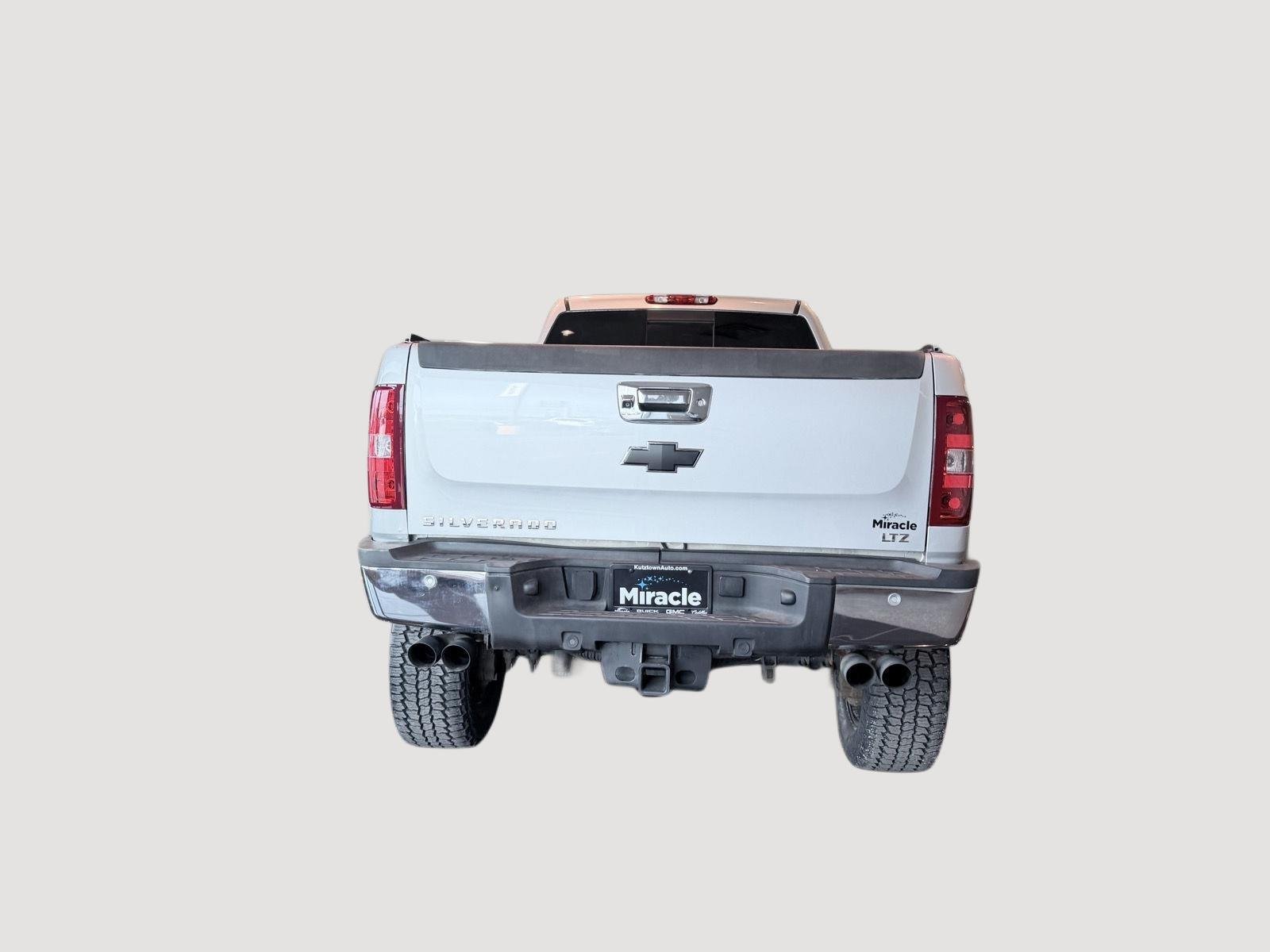 Used 2014 Silver Ice Metallic Chevrolet LTZ image 13