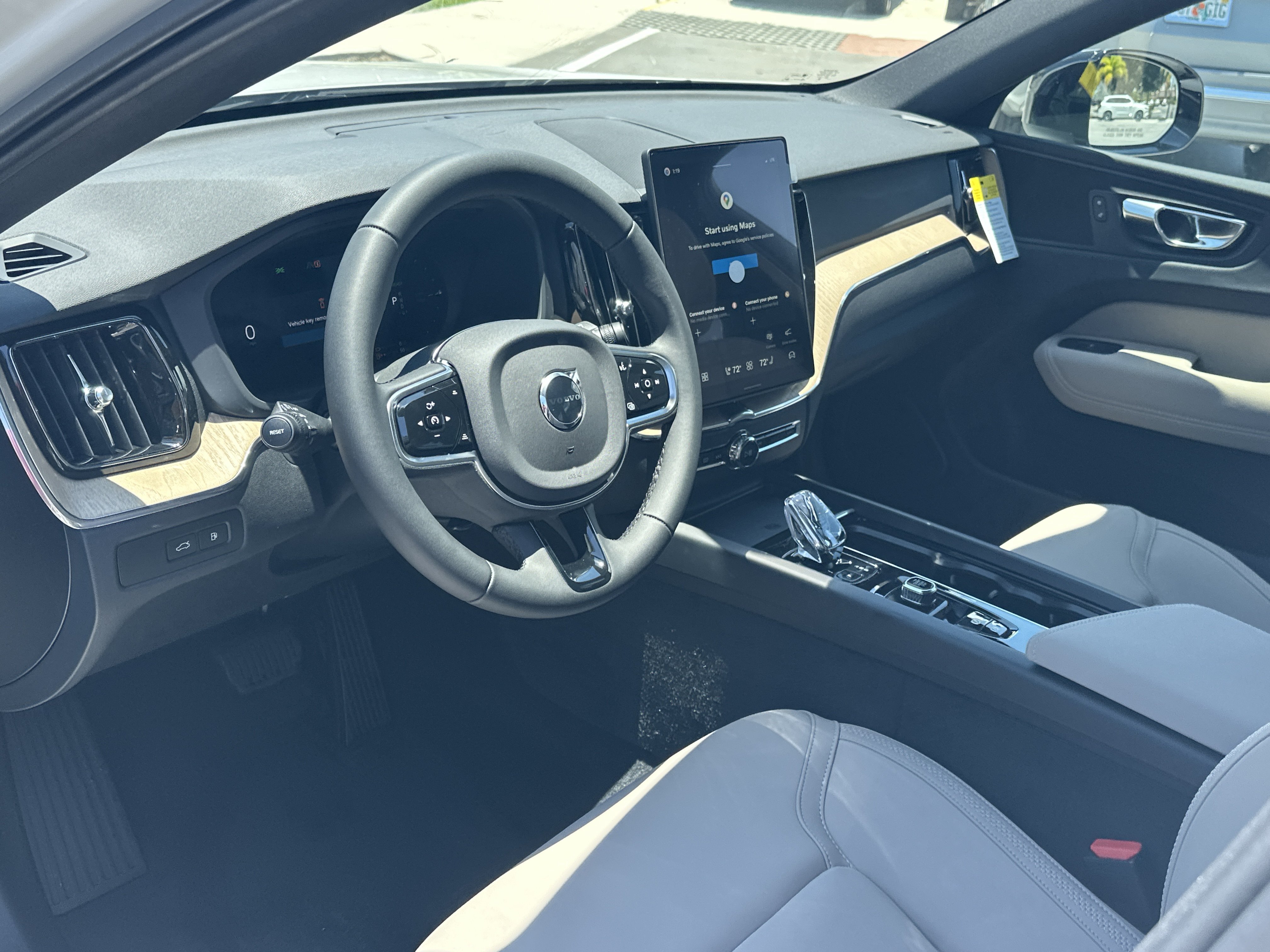 New 2026 Crystal White Volvo Core image 14