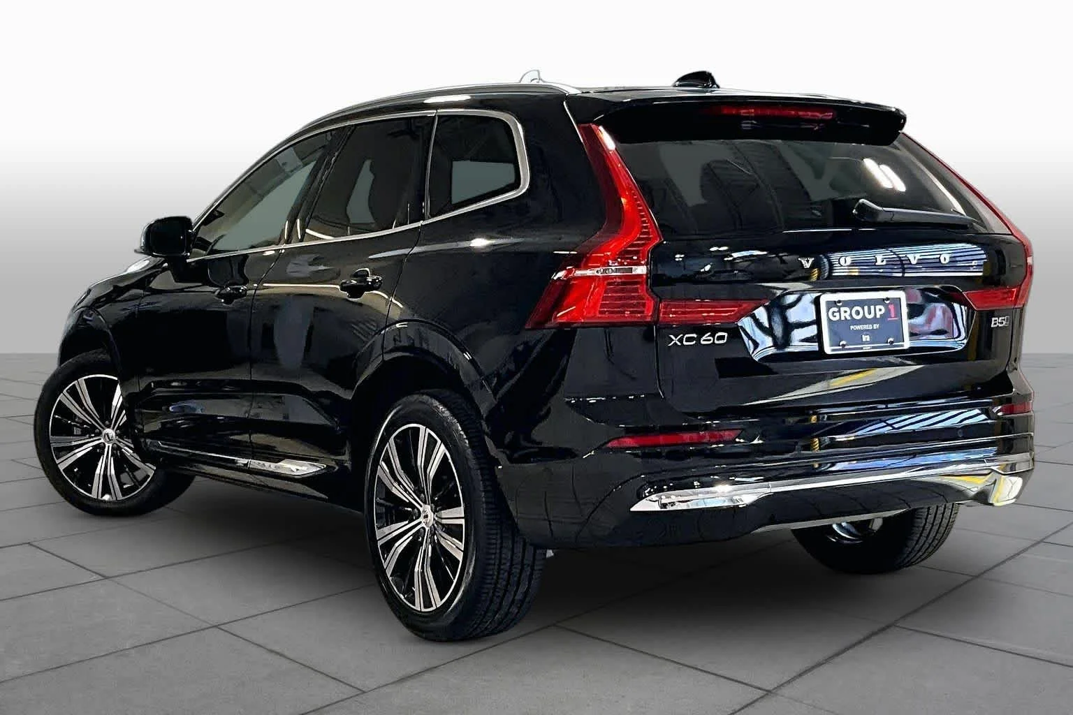 Certified Used 2023 Onyx Black Volvo Plus image 12