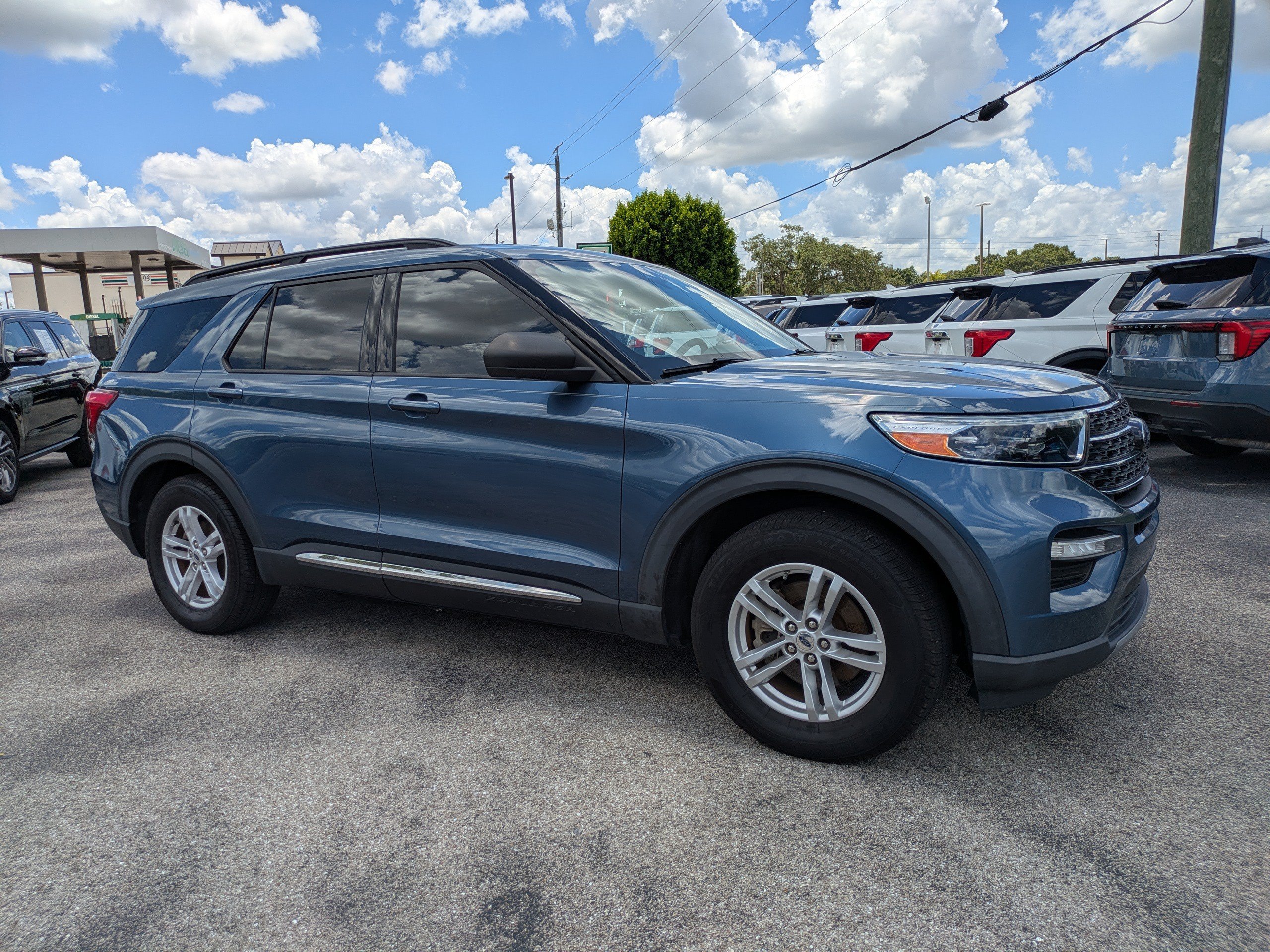 Used 2020  Ford XLT image 2