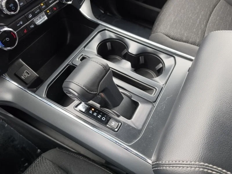 Used 2025 Space White Metallic Ford XLT image 27