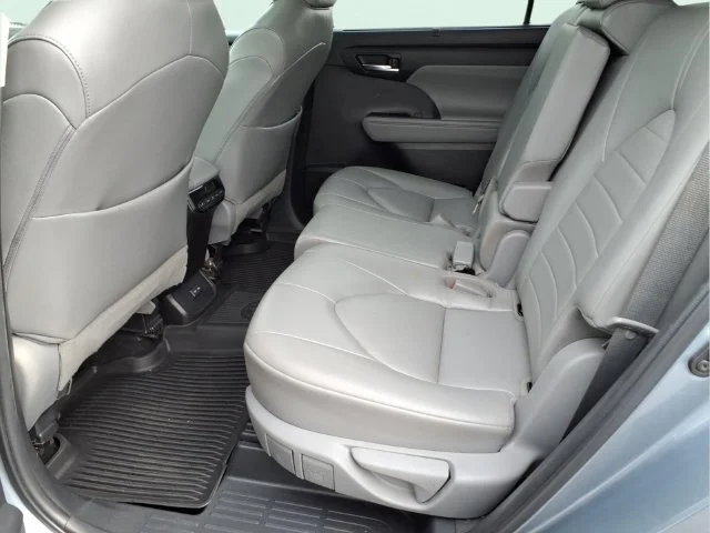 Used 2022 Blue Toyota XLE image 17