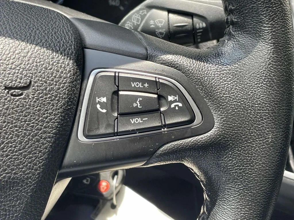 Used 2015 Red Ford SE image 22