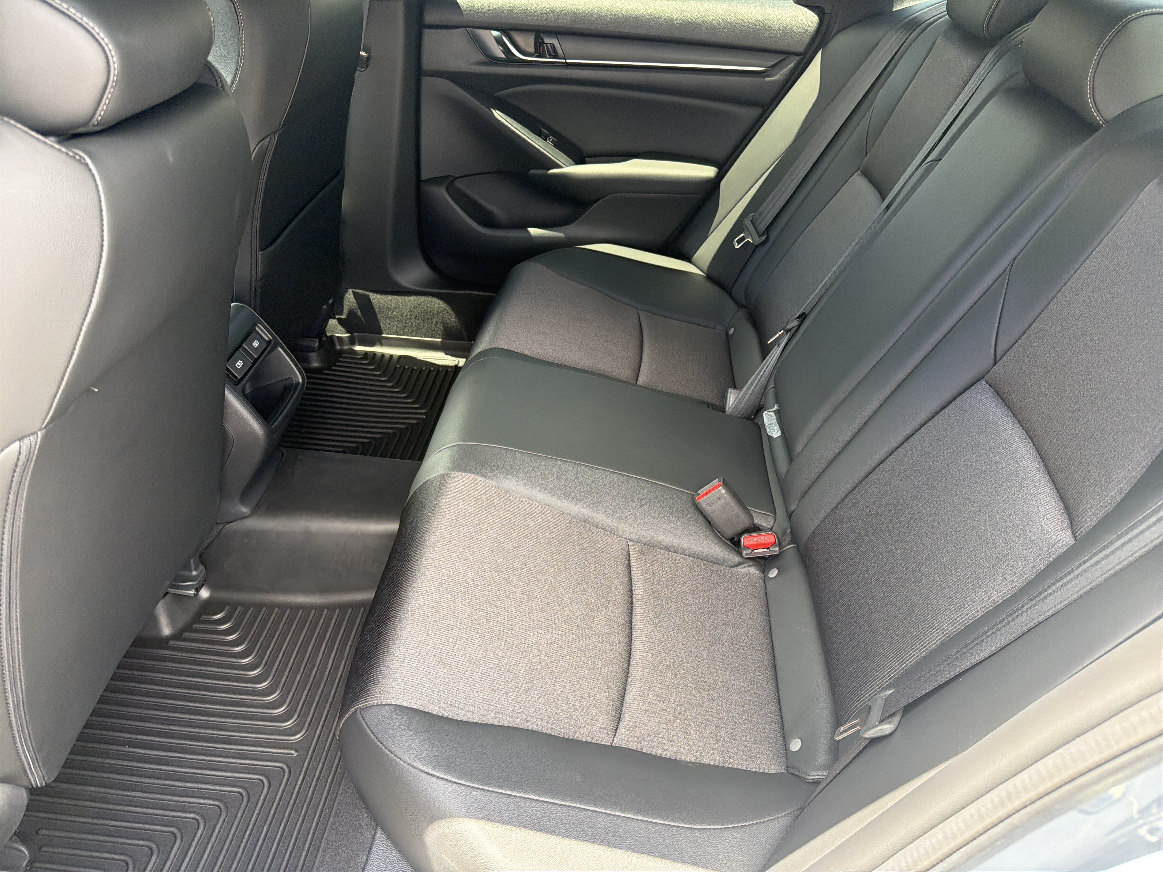 2022 Honda Accord Sport - Photo 29