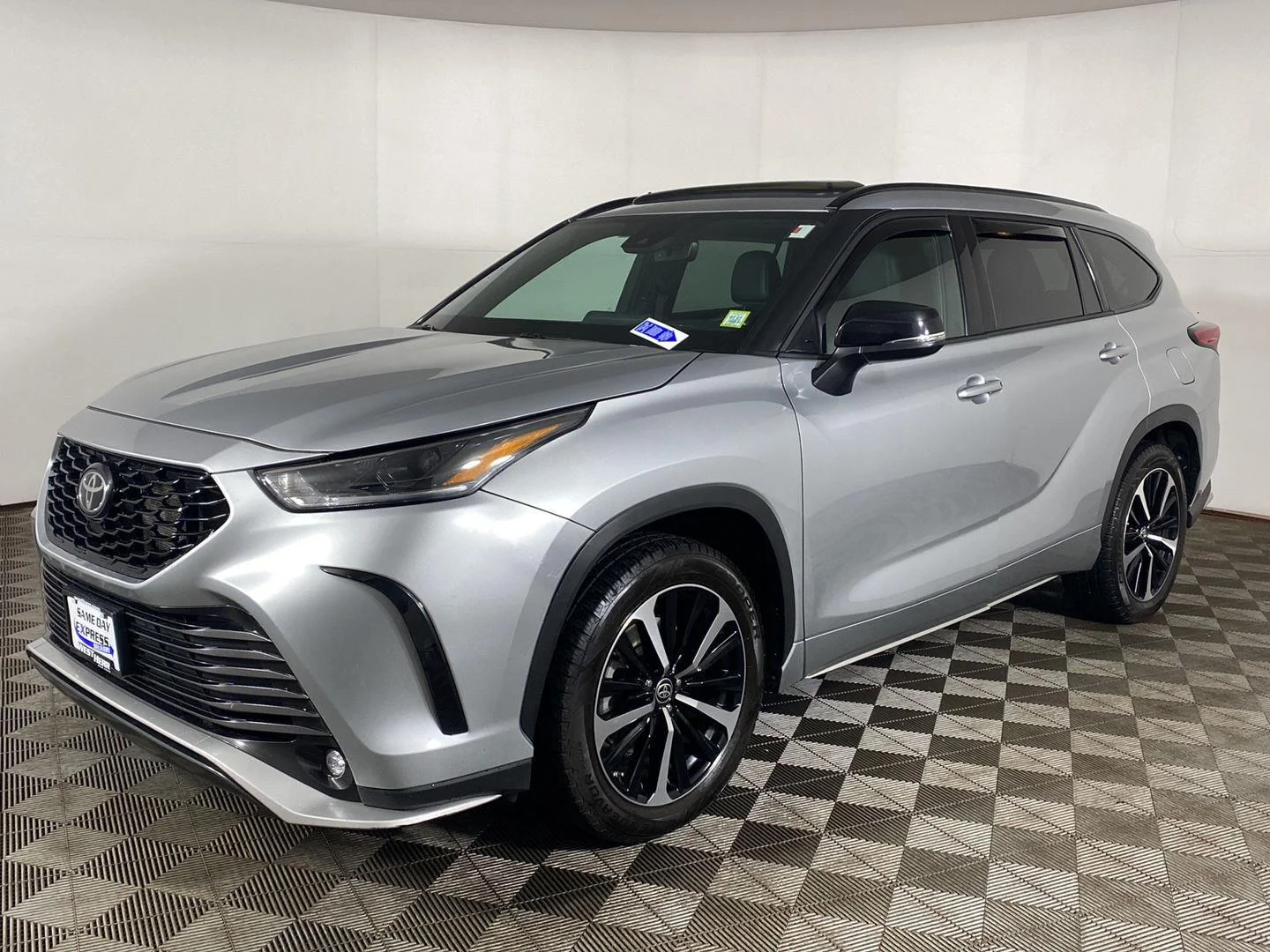 Used 2022 Celestial Silver Metallic Toyota XSE image 2