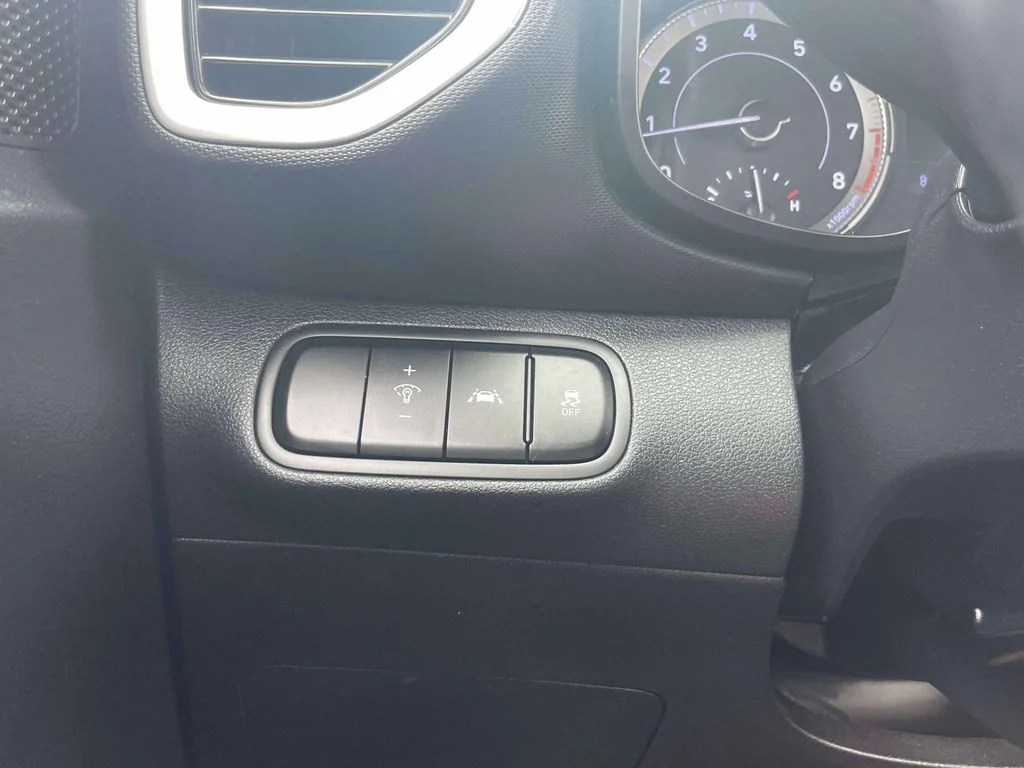 Used 2022 Gray Hyundai SEL image 18