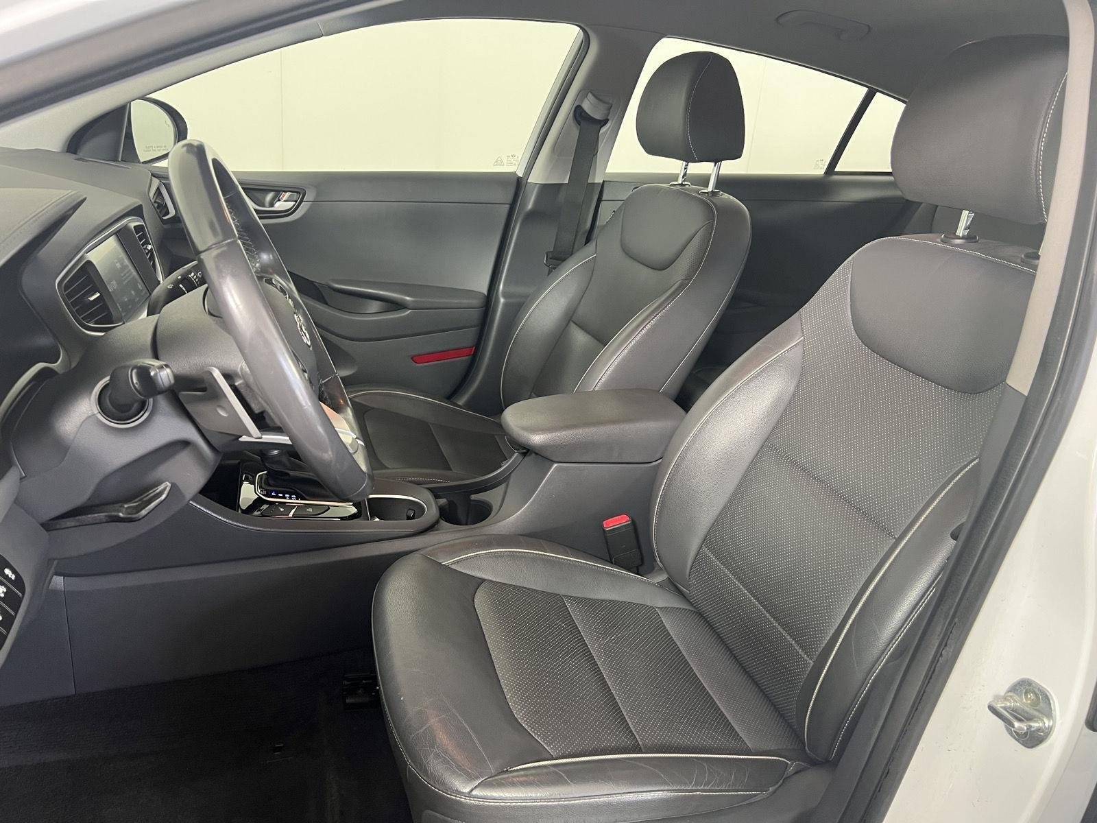 Used 2019 Ceramic White Hyundai Limited image 8