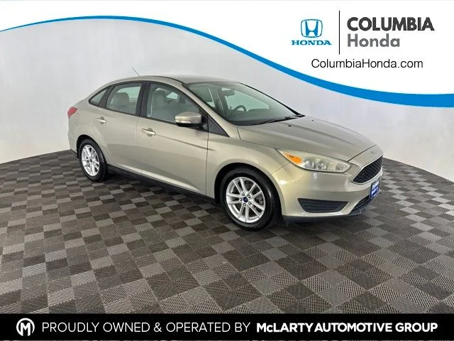 Used 2016  Ford SE image 1