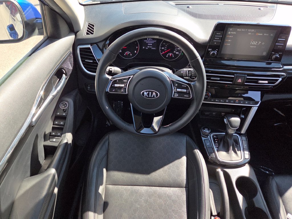 Used 2021 Neptune Blue Kia EX image 4