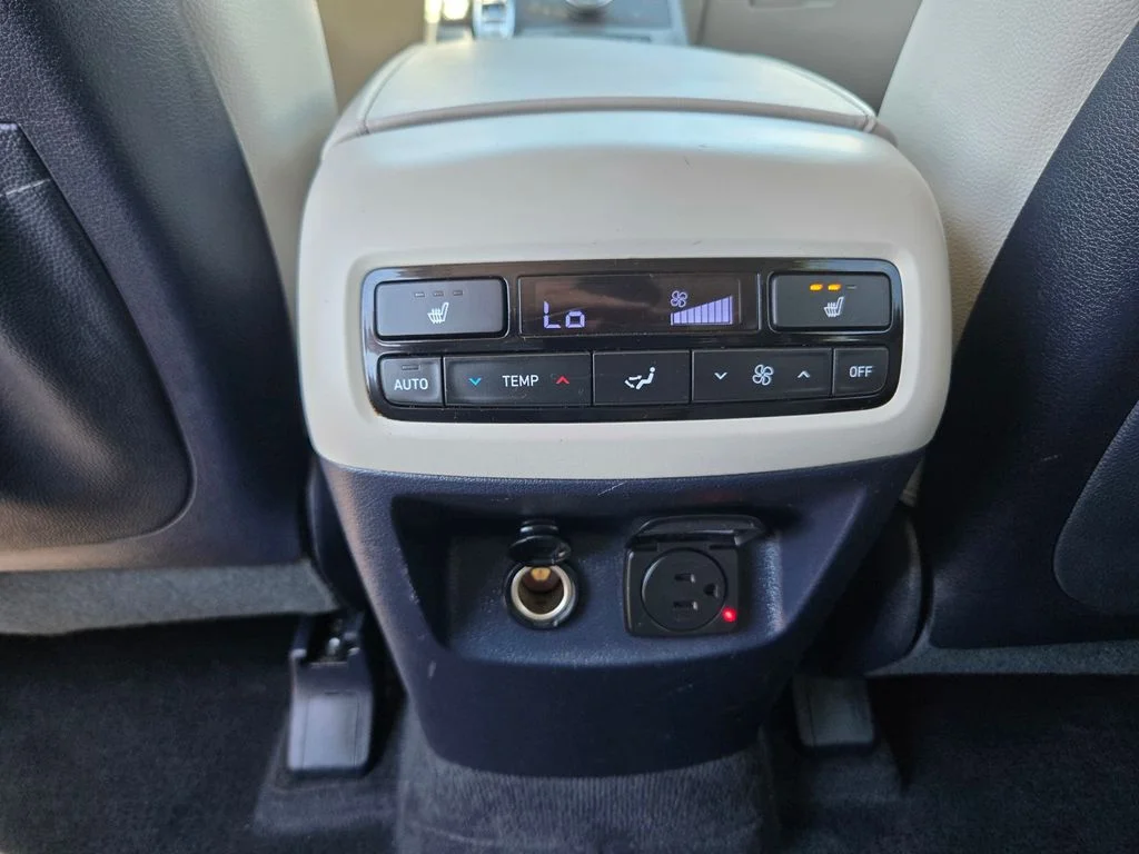 Used 2021 White Hyundai SEL image 16