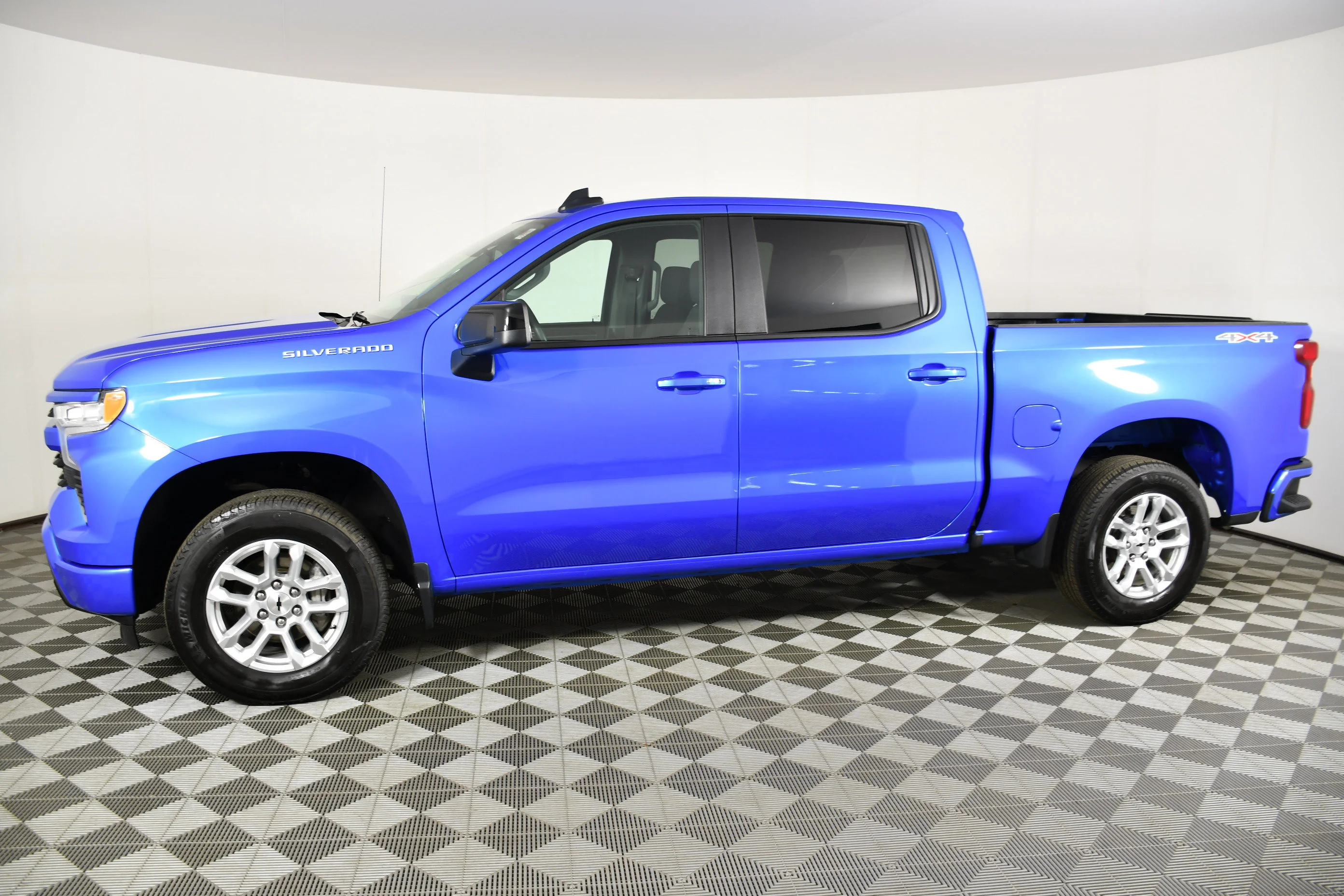 Used 2026 Riptide Blue Metallic Chevrolet RST image 9
