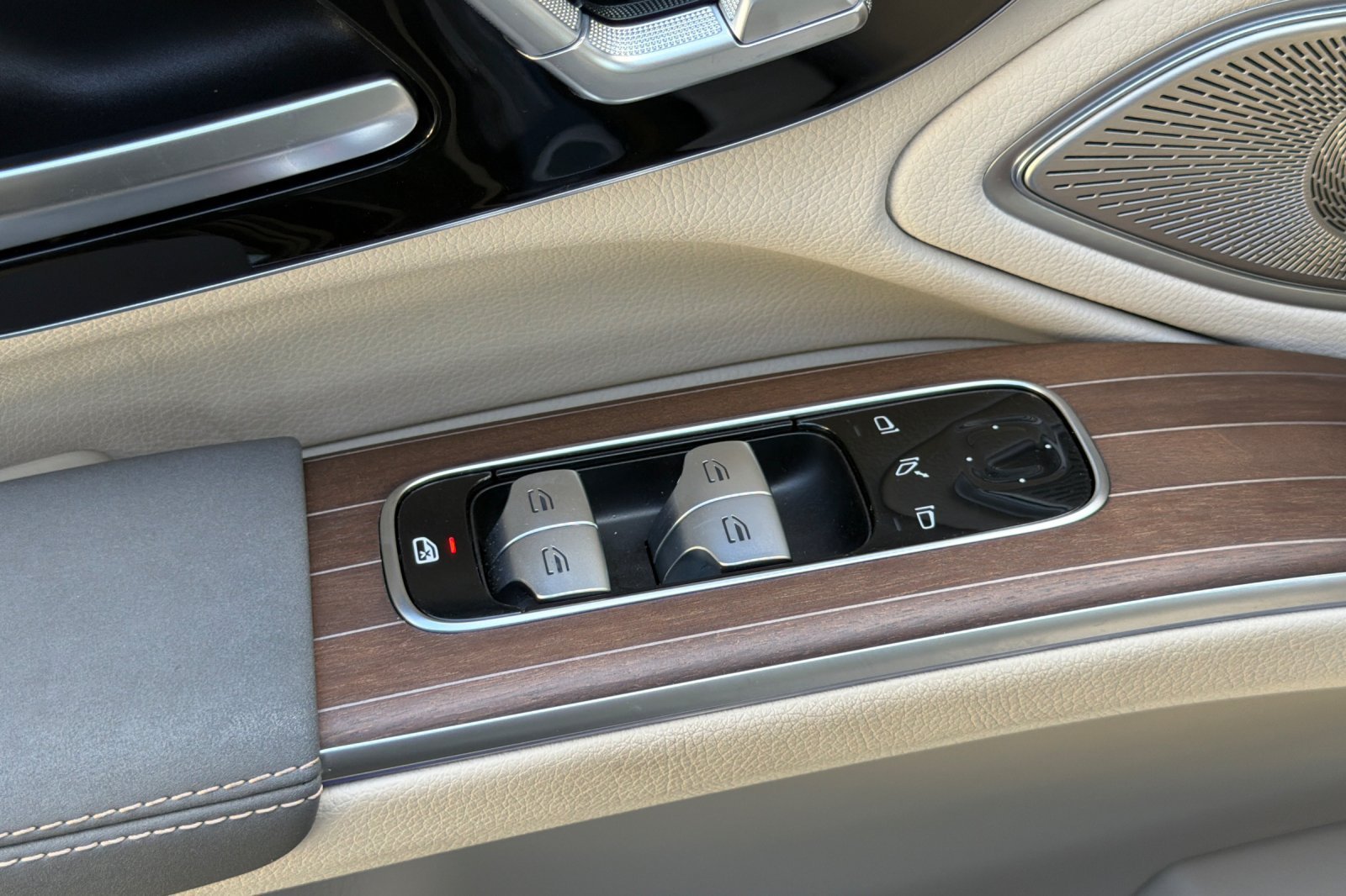 Certified Used 2022 Black Mercedes-Benz 580 image 28