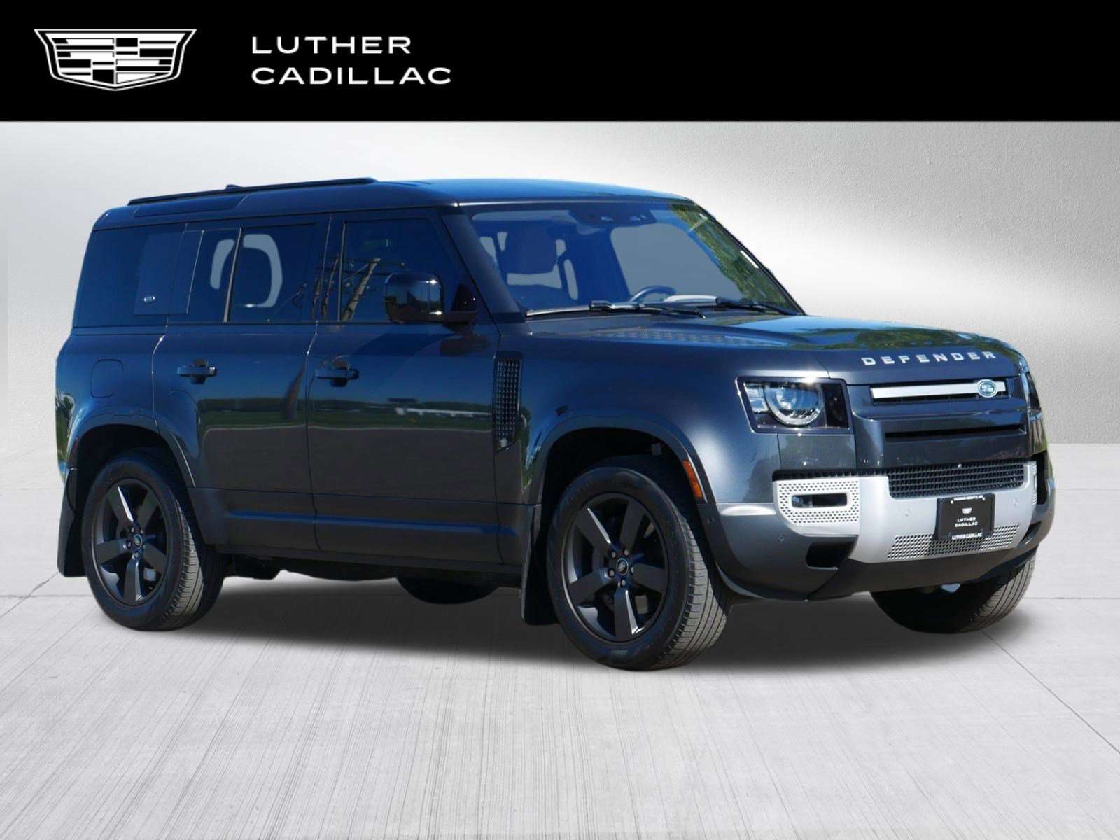 2023 Land Rover Defender SE's photo