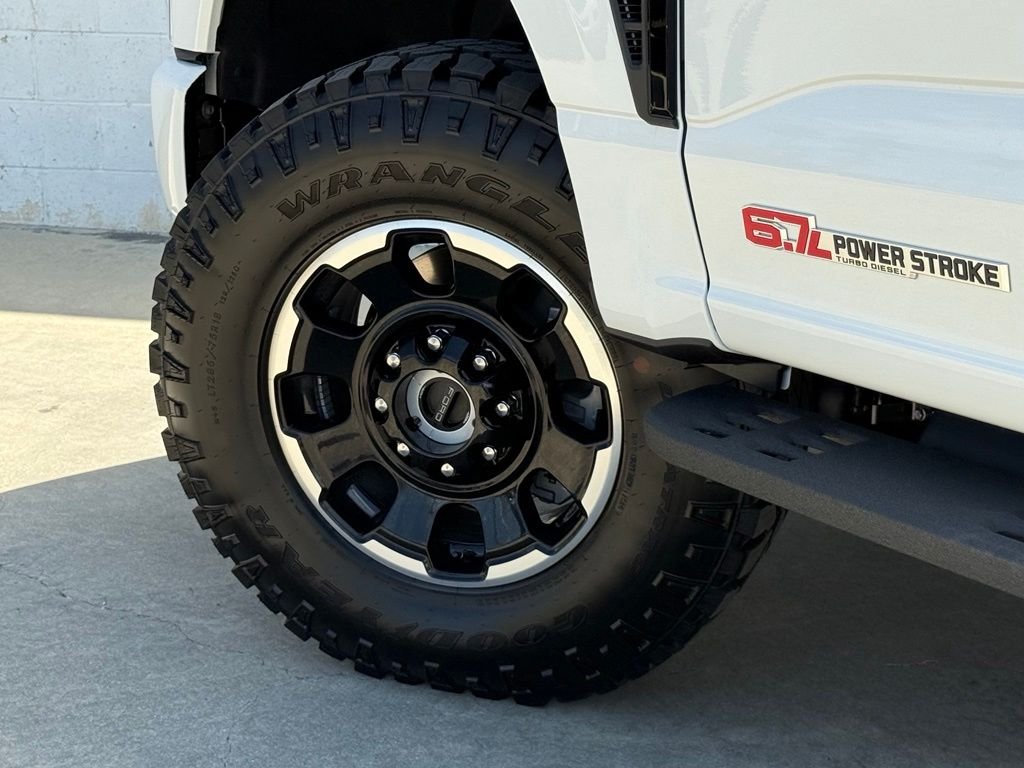New 2026 Star White Metallic Tri-Coat Ford F-250® Platinum® image 18