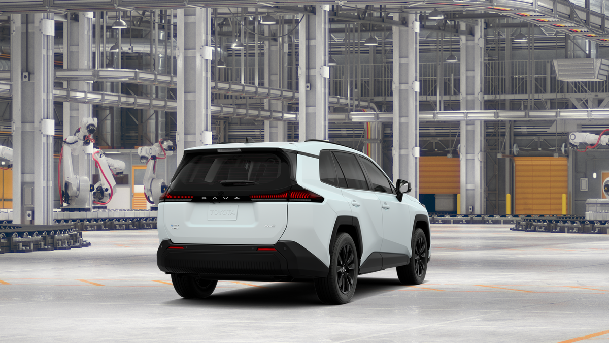 New 2026 Wind Chill Pearl Toyota XLE Premium image 9