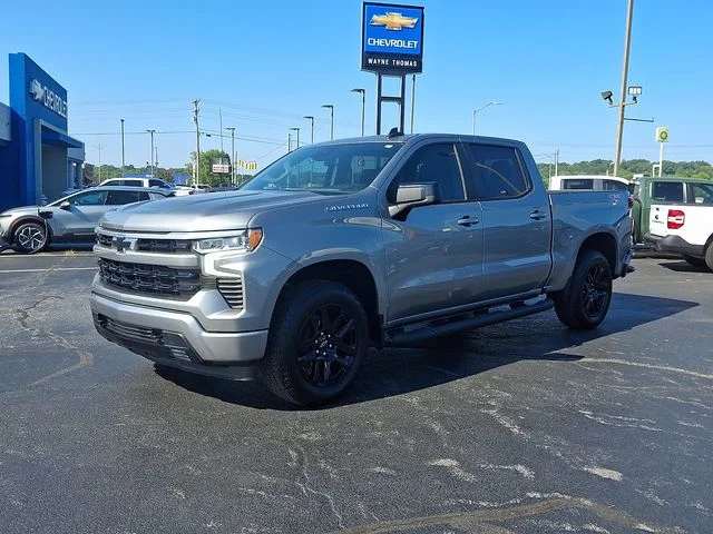 Used 2025 Gray Chevrolet RST image 3