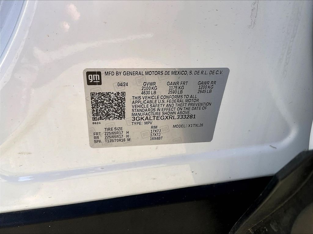 Used 2024 White GMC SLE image 31