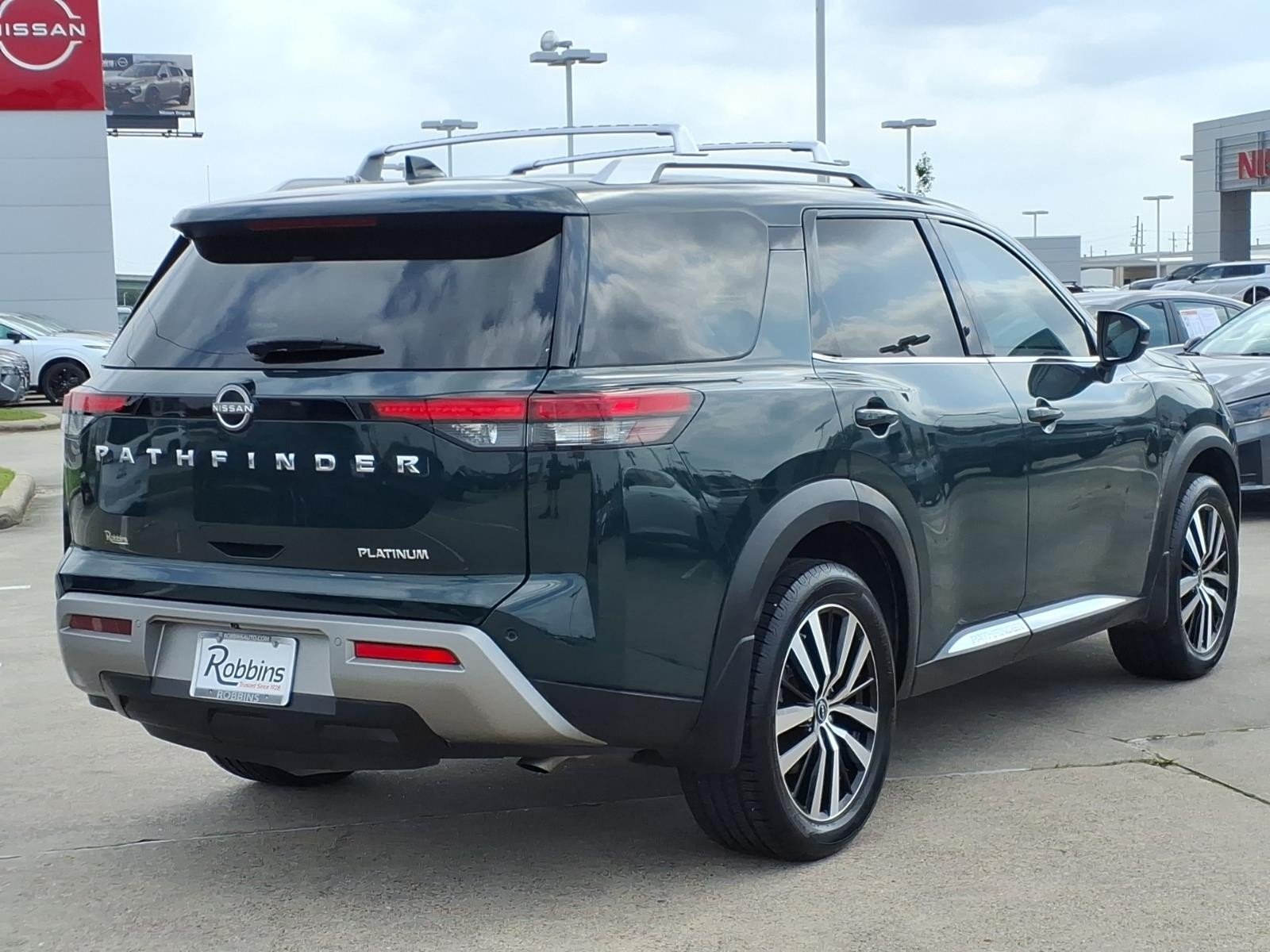 2024 Nissan Pathfinder Platinum - 4